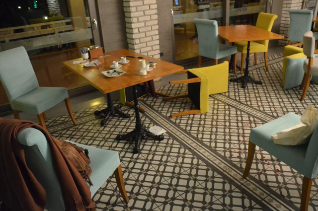 Didim Belediye Başkanı Ahmet Deniz Atabay'a beyzbol sopalı saldırı - Resim: 1