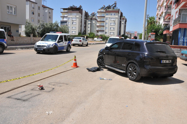 Antalya'da kız arkadaşa sürprizi bozan komşunun ayağına sıktı - Resim: 0