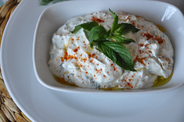 Misafirler gelir gelmez bu mezelere dalacak! İşte masayı donatan meze tarifleri - Resim: 1