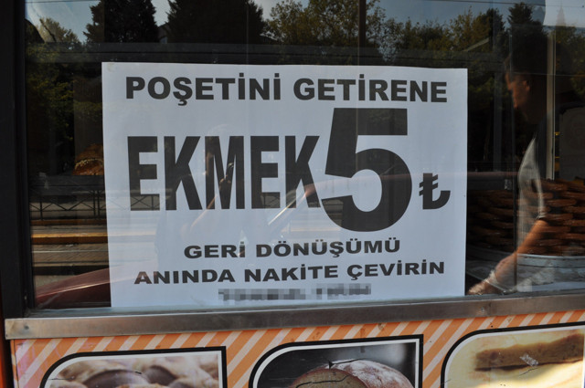 Fırıncı esnafından daha önce görülmemiş kampanya: Bunu yapana ekmek 5 TL - Resim: 1