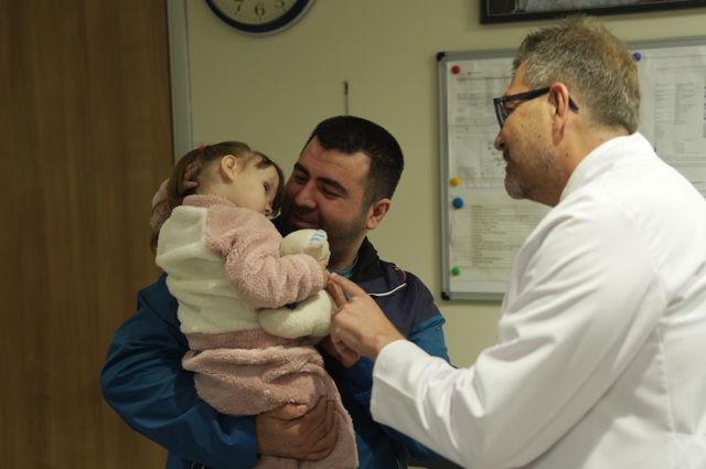 Bir anne, iki can: Karaciğeriyle kızına hayat verdi! Karaciğer yetmezliğiyle doğru, annesinin fedakarlığıyla kurtuldu - Resim: 2