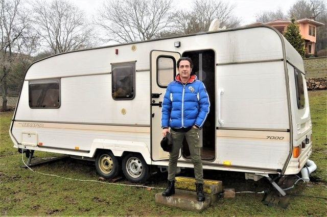 Kıraç 5 yıldır karavanda yaşıyor - Resim: 1