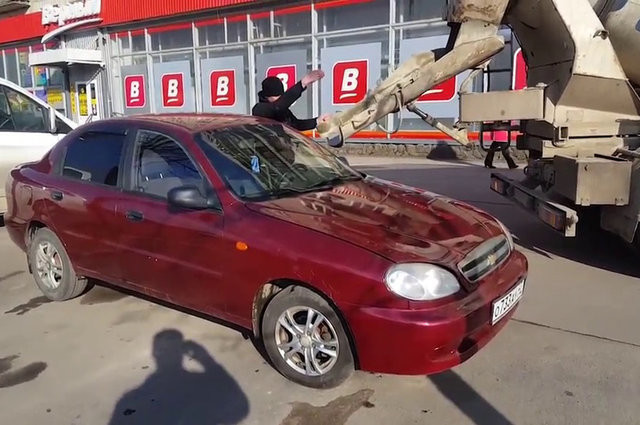 İhaneti affetmedi uluorta soydu saçından sürükleye sürükleye... - Resim: 1