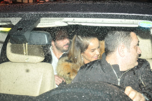 Bir anda aracın üzerine atladılar Bengü'ye büyük şok - Resim: 3