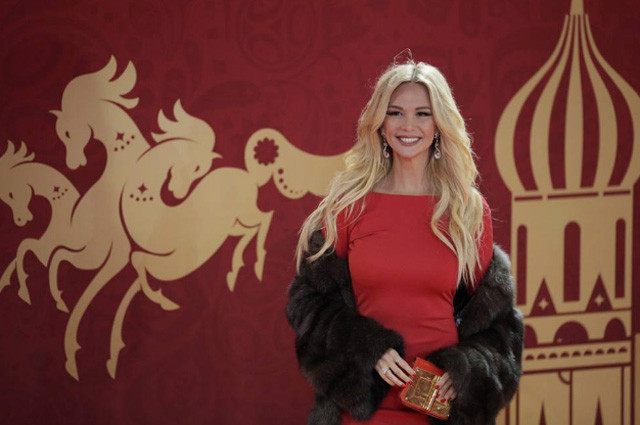 Kura çekimine damga vuran Rus spiker! Gözleri şaşı etti - Resim: 1