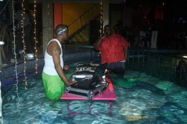 Bir kutu pizzayı yollarda gezdirdi! Böyle rahatlık görülmedi - Resim: 2