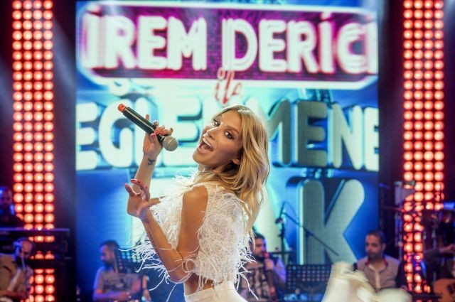 İrem Derici'ye bir darbe daha! Hem aldatıldı hem kovuldu - Resim: 1