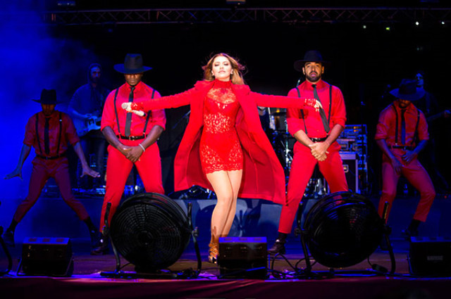 Transparan Hadise'den cesur kıyafet - Resim: 1