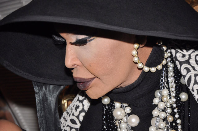 Bülent Ersoy'un iştahı maşallah dedirtti! 2 kilo lüfer yedi - Resim: 4