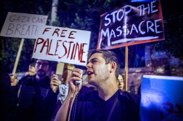 Dünyaca ünlü oyuncu Cannes'da Filistin için pankart açtı!  - Resim: 2