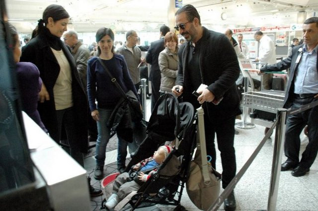 Cem Yılmaz, oğlu ve eşiyle tatile gidiyor! - Resim: 1