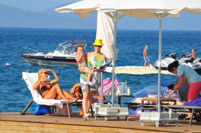 Tatlıses'in kızı Bodrum'da - Resim: 4