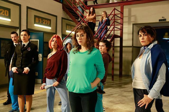 Avlu dizisi Safiye Özdemir kimdir? Efsane diziden transfer oldu - Resim: 1