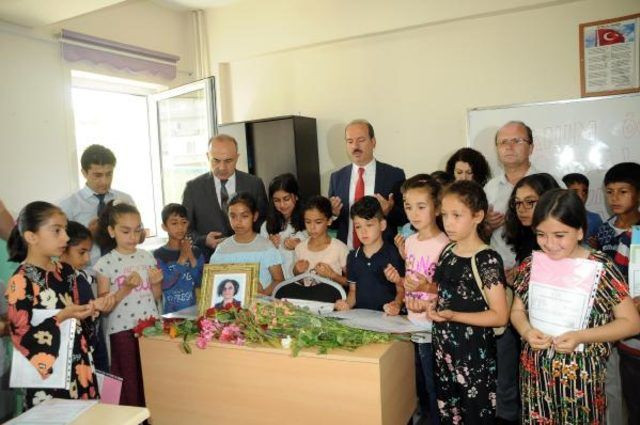 Kazada ölen öğretmenlerinin fotoğrafını görünce gözyaşlarına boğuldular - Resim: 3