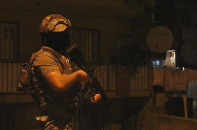 Kadıköy'de özel harekat düğmeye bastı! Caddeler ablukaya alındı - Resim: 2