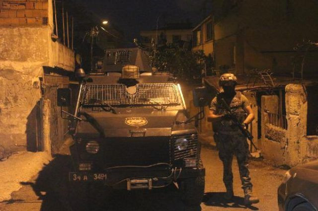 Kadıköy'de özel harekat düğmeye bastı! Caddeler ablukaya alındı - Resim: 3