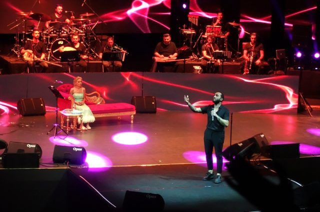 Yıldız Tilbe kalça şovuyla Harbiye'yi salladı işte o eğlenceli anlar - Resim: 4