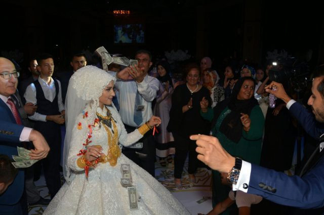 Ceylanpınar'da skandal patlak verdi! Başkanın kızına hiç işe gitmeden servet ödenmiş - Resim: 0