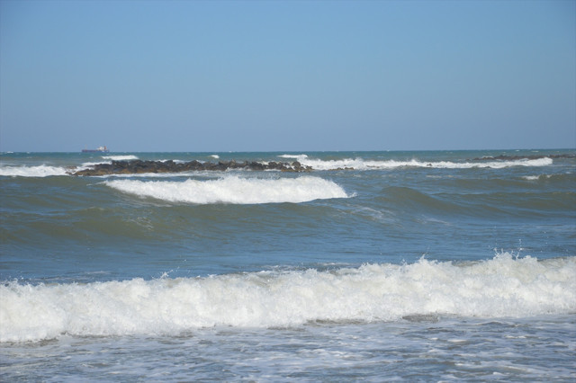 Sakarya'nın Karadeniz kıyısındaki ilçelerde denize giriş yasaklandı - Resim: 0