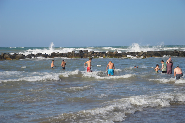 Sakarya'nın Karadeniz kıyısındaki ilçelerde denize giriş yasaklandı - Resim: 1