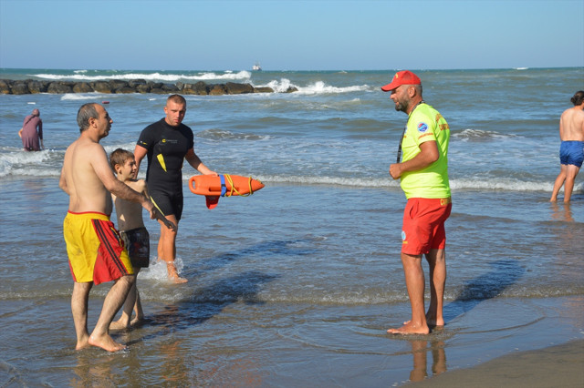 Sakarya'nın Karadeniz kıyısındaki ilçelerde denize giriş yasaklandı - Resim: 2