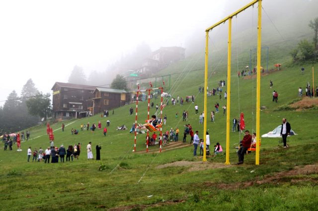 Erdoğan Ayder'deki salıncakları topa tuttu: Bunları temizleyeceğiz - Resim: 0