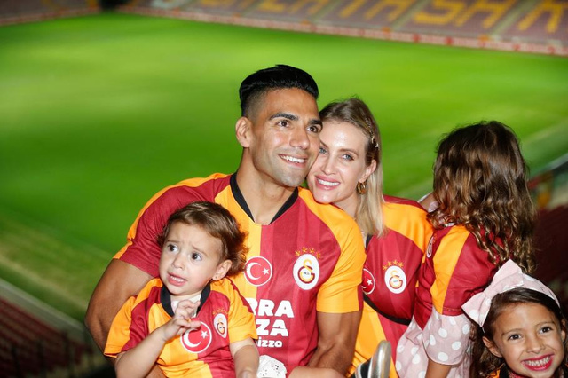 Radamel Falcao resmen Galatasaray'da - Resim: 1