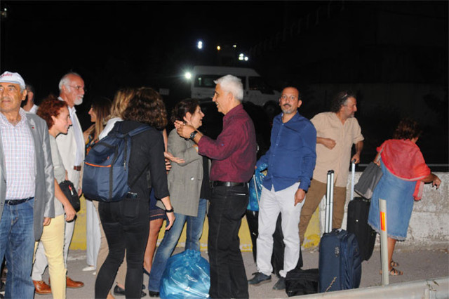 Cumhuriyet Gazetesi'nin 5 yazarına tahliye - Resim: 0