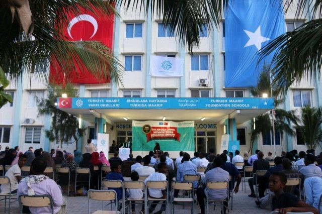 Somali'de Türkiye Maarif Vakfı aracına bombalı saldırı! 3 öğretmen yaralandı - Resim: 1