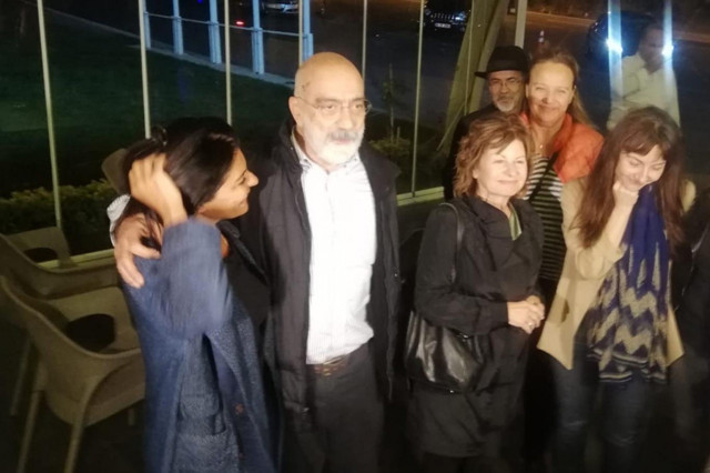 Ahmet Altan'ın çocukları işte kızı Zeynep ve oğlu Mehmet Alkan - Resim: 1