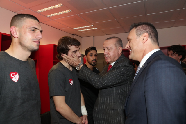 Merih Demiral topu çizgiden çıkardığı o anı anlattı - Resim: 1