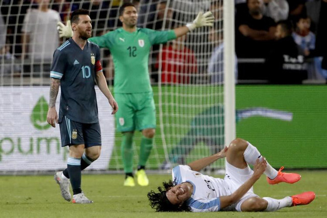 Messi'yle Cavani tünelde kapıştı: Ne zaman istersen - Resim: 0