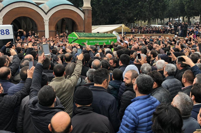 Diyanet açıkladı: Evrenosoğlu'nun cenazesine günah işledi diye imam göndermedik - Resim: 1