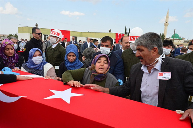 Irak şehitleri memleketlerinde son yolculuklarına uğurlandı - Resim: 3