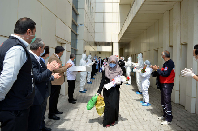 Van'da babanın koronavirüs bulaştırdığı 10 kişi iyileşti 2 yaşında çocuk da var - Resim: 0