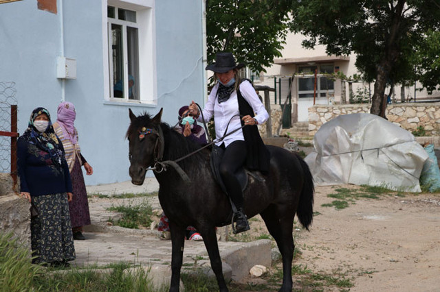 Niğde'de kovboy muhtarın atını öldürdüler - Resim: 0