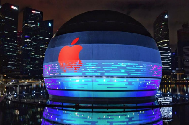Apple Singapur'da tamamen su üzerinde duran mağaza açtı - Resim: 0