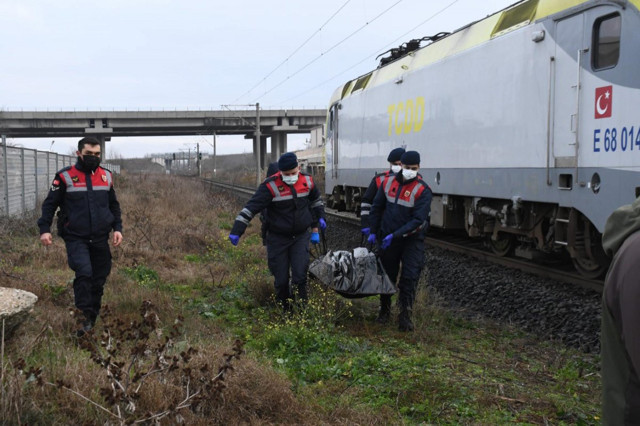 Tekirdağ'da lokomotifin çarptığı yaya öldü - Resim: 0