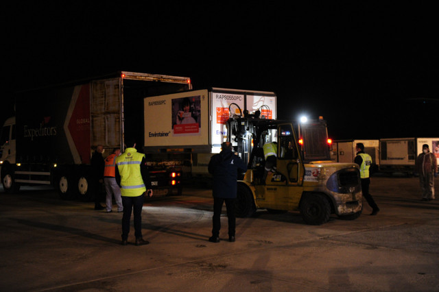 Çin'den sipariş edilen Kovid-19 aşıları Türkiye'ye geldi - Resim: 3