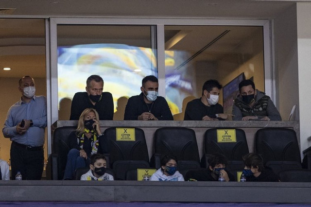 Fenerbahçe'de kesik yiyen tek isim Caner olmayacak - Resim: 0