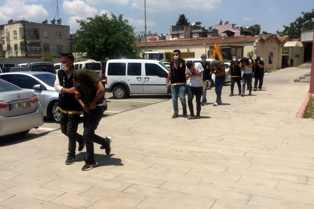 Adana’da FETÖ tehdidiyle dolandırıcılık 4 kişi tutuklandı - Resim: 0