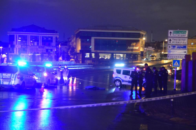 Gaziosmanpaşa'da restorana yemek yemeye giden 3 kişi feci şekilde hayatını kaybetti - Resim: 0