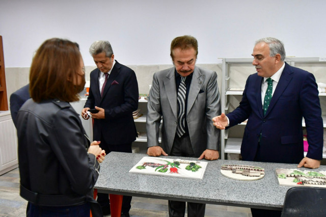 Orhan Gencebay’dan Fatih Sanat Merkezi’ne tam not - Resim: 0