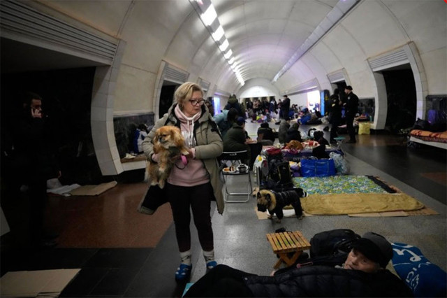 Rusya Odesa açıklarında iki ayrı gemi vurdu! Harkov'da okul vuruldu 2 kişi öldü Kiev'de çatışma sürüyor - Resim: 4