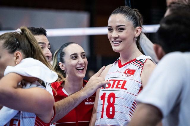 Survivor'ın yıldızı voleybolcu Zehra Güneş'in kuzeni çıktı! Görenler gözlerine inanamadı - Resim: 1