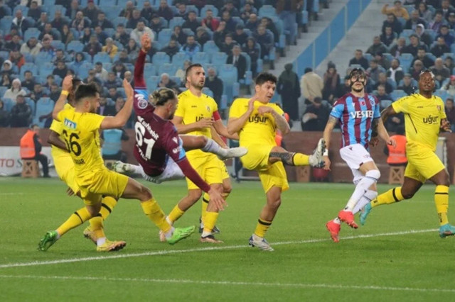 Trabzonspor'dan İstanbulspor'a farklı tarife! Fırtına evinde gol oldu yağdı - Resim: 3