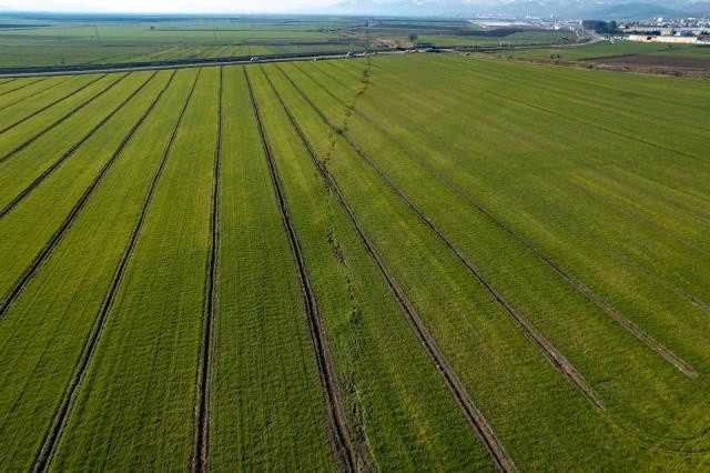 Kahramanmaraş'ta kilometrelerce uzanan fay hattı havadan görüntülendi - Resim: 1