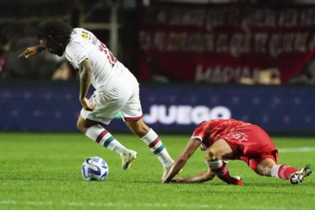 İnsanlık dışı faul... Marcelo rakibinin ayağını kırdı! Oyundan atıldı, ağlayarak özür diledi - Resim: 1
