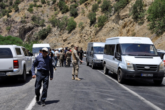 Hakkari'de Zap Suyu'na kapılan güvenlik korucusu boğuldu, yakınları kahroldu - Resim: 0