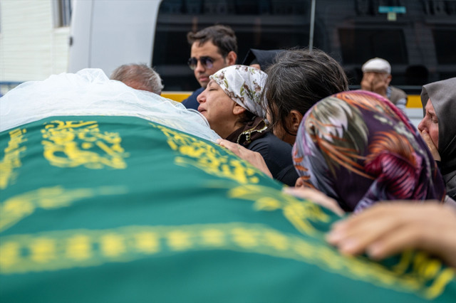 18 yaşındaki Rukiye'nin talihsiz ölümü! Genç kız toprağa verildi - Resim: 0